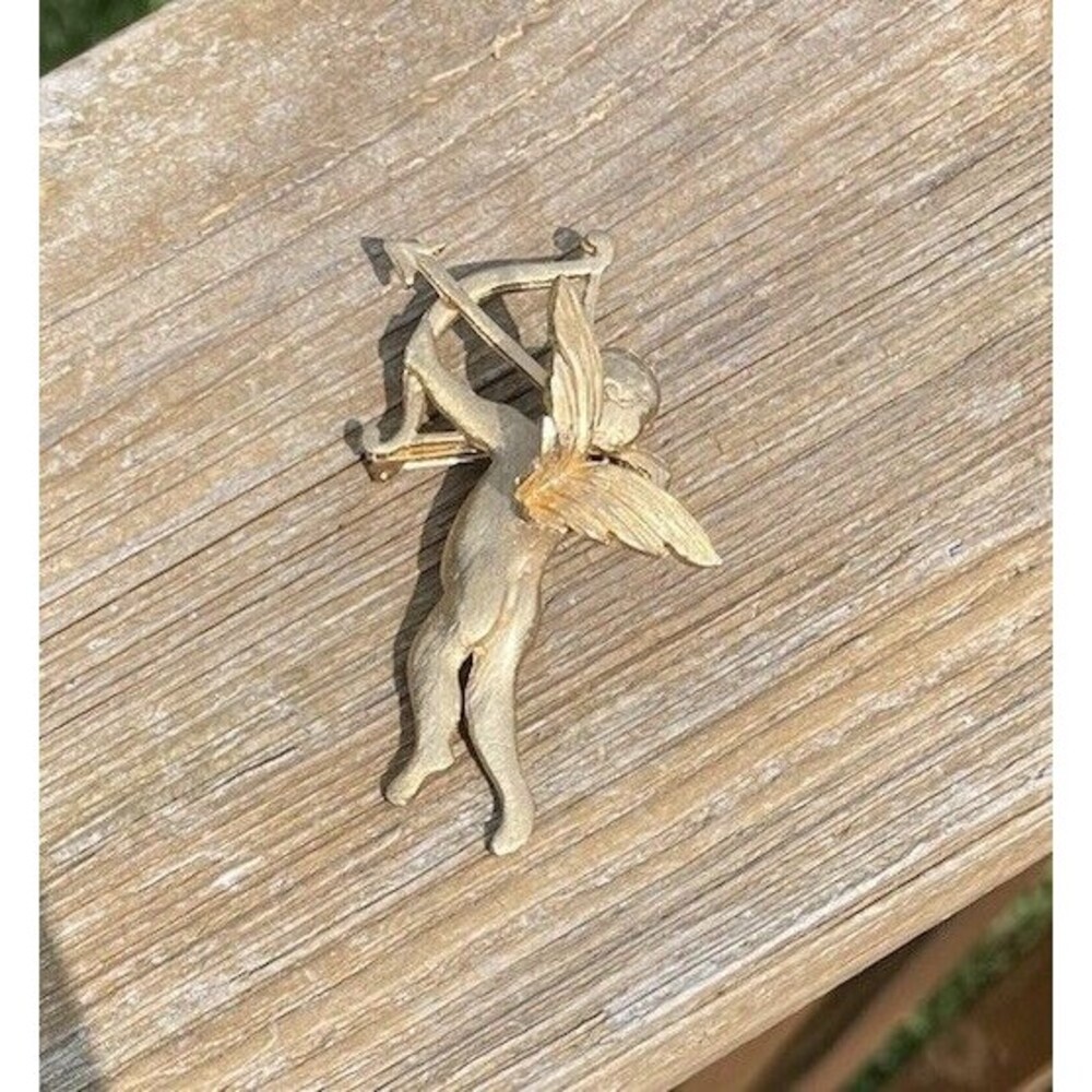 Vintage Brooch Pin ULTRA CRAFT Cupid Angel Springy Moveable Wings Gold Tone
